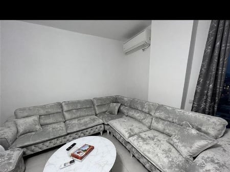 Apartament me qera 2+1