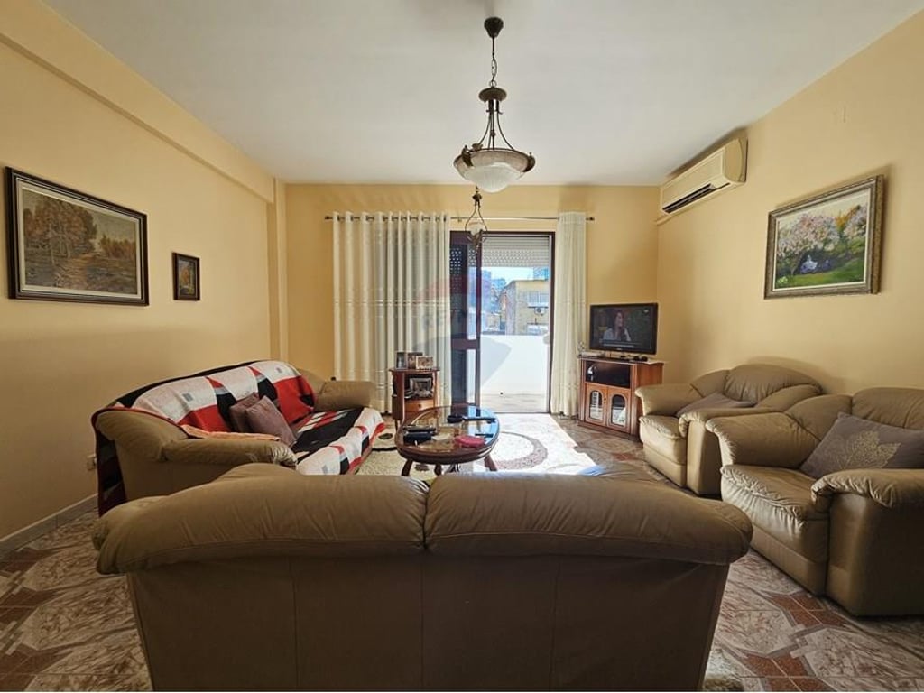 Appartamento 3+1+2 in Vendita a Shallvaret!