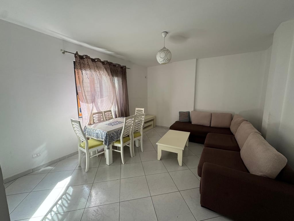 AFFITTASI APPARTAMENTO 2+1! 350 € /Mese