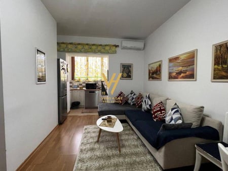 VENDESI APPARTAMENTO 3+1+2 IN VIA KAVAJES 200.000 EURO