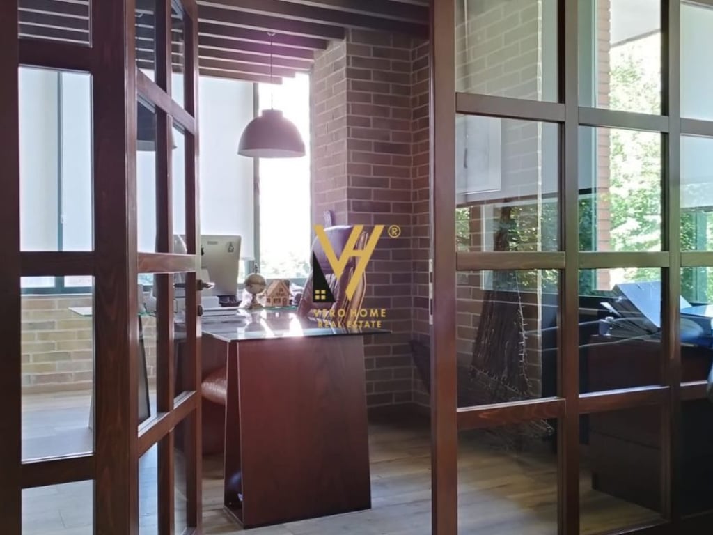 BUSINESS SPACE FOR SALE ON "IBRAHIM RUGOVA" STREET, BLOCK 806. 490,000 EURO