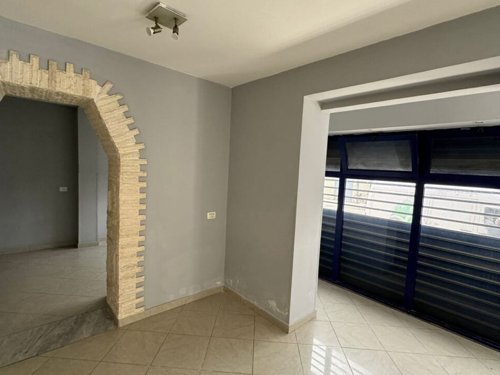 ⚜️Shop for sale by the Kavaljon promenade, Kavajë⚜️