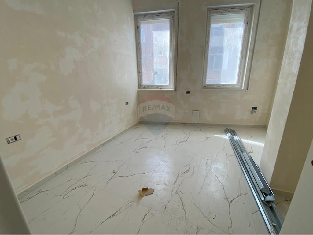APARTAMENT 2+1 PER SHITJE NE QENDER