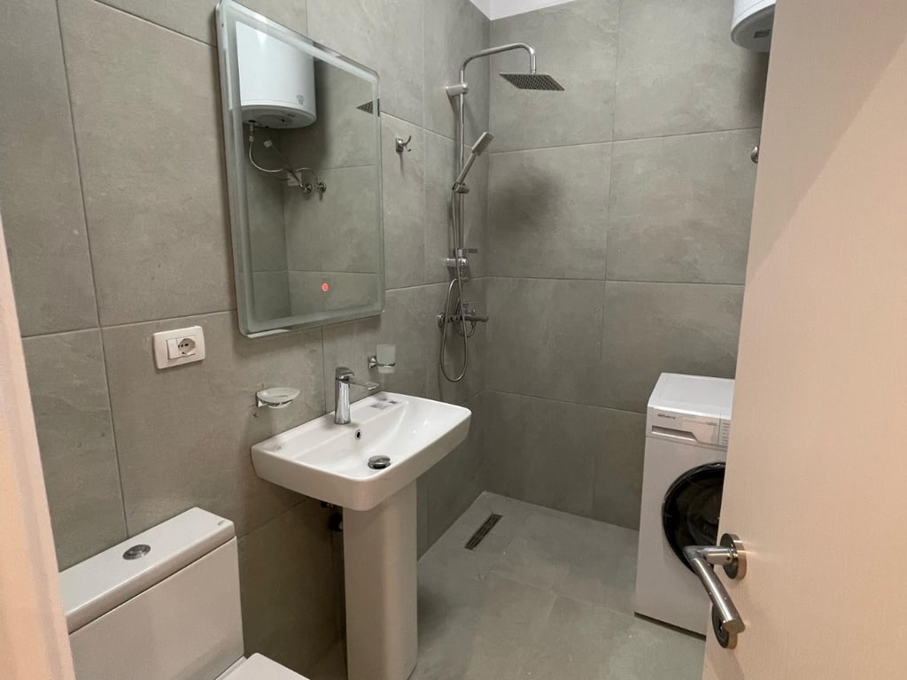 📌Shitet Apartament 2+1 me 2 Tualete – Rruga Dritan Hoxha....... 