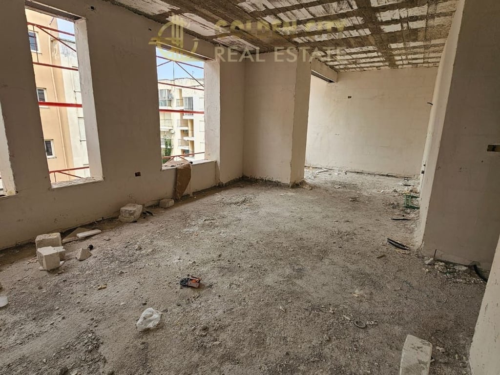Shitet Apartament 1+1 1050€m2 Golem 