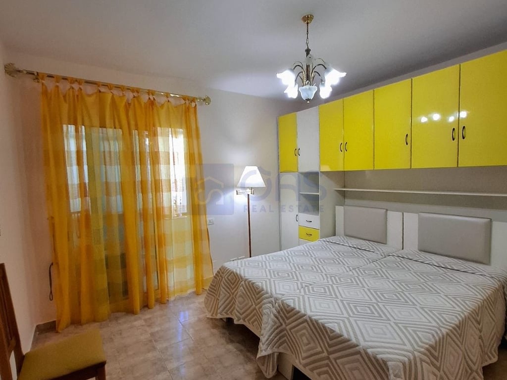 Apartment 1+1 for rent at Komuna e Parisit