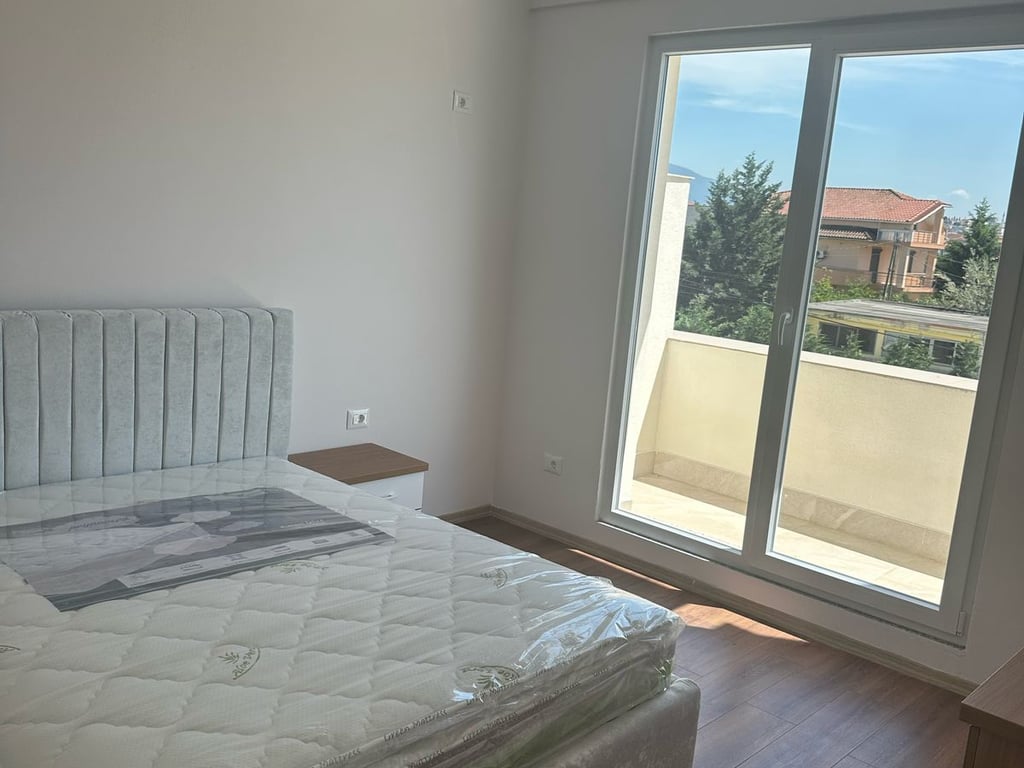 APARTAMENT ME QERA 1+1