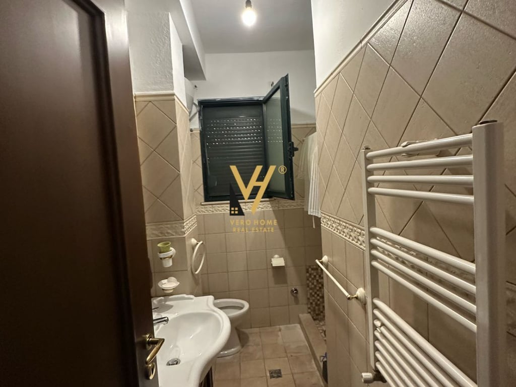 A 220M2 SPACE FOR RENT IN MYSLYM SHYRI 1,750 EURO