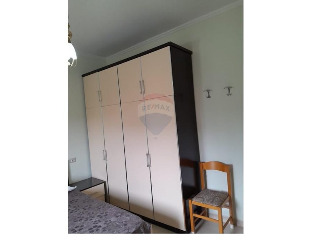 Jepet kati 1 i nje vile me qira Rr.Kokonozeve