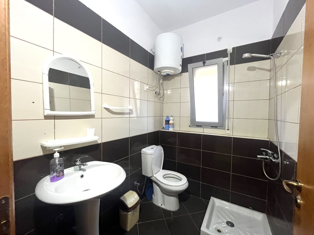 Apartament shumë i gjerë me pamje nga deti 2 / 18
