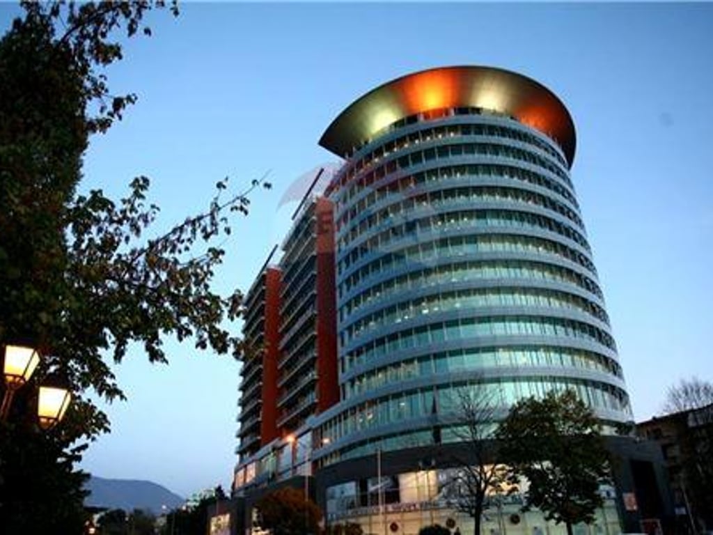 AMBJENT KOMERCIAL PER SHITJE NE ZEMER TE TIRANES !