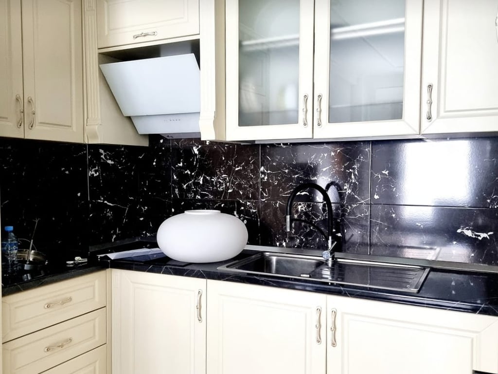 Apartament 2+1+2 i sapo mobiluar – Tek Kristal Center, Komuna e Parisit!