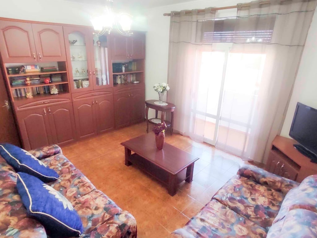 2+1 per qira afer Shkolles se Kuqe