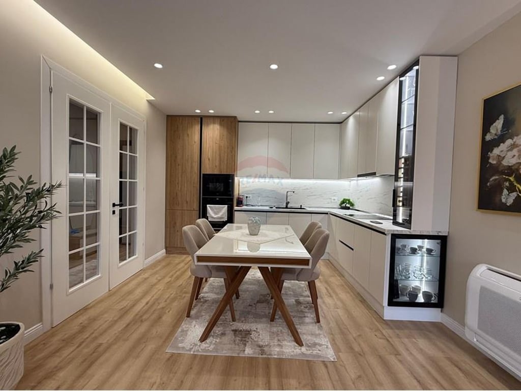 Apartament 2+1+2 per shitje Xhamlliku!