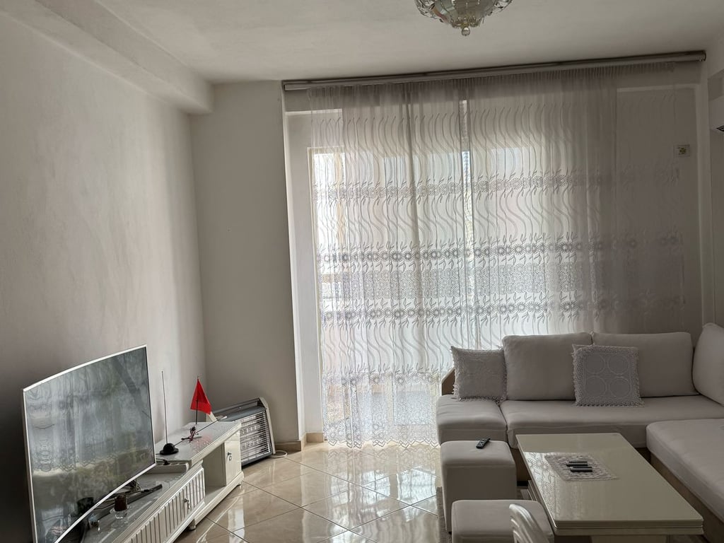 Affittasi appartamento 2+1+2, Astir dietro Eja Studio Prezzo: 500 euro