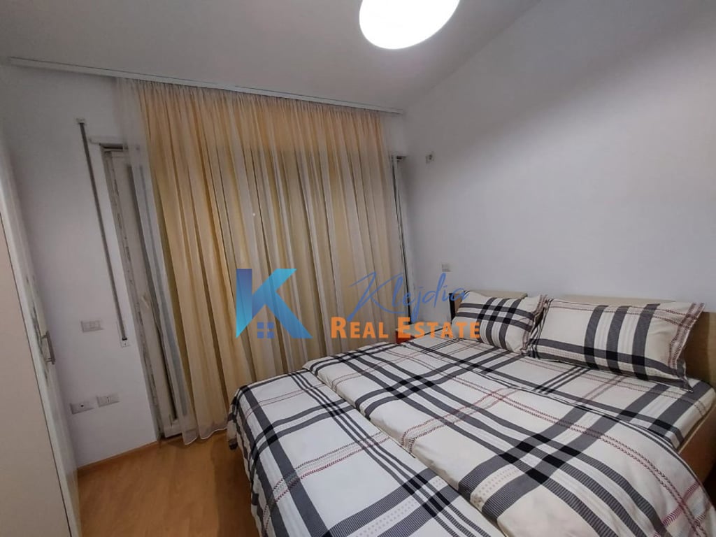 Apartament 2+1 per qira ne Qender, afer hotel Stela