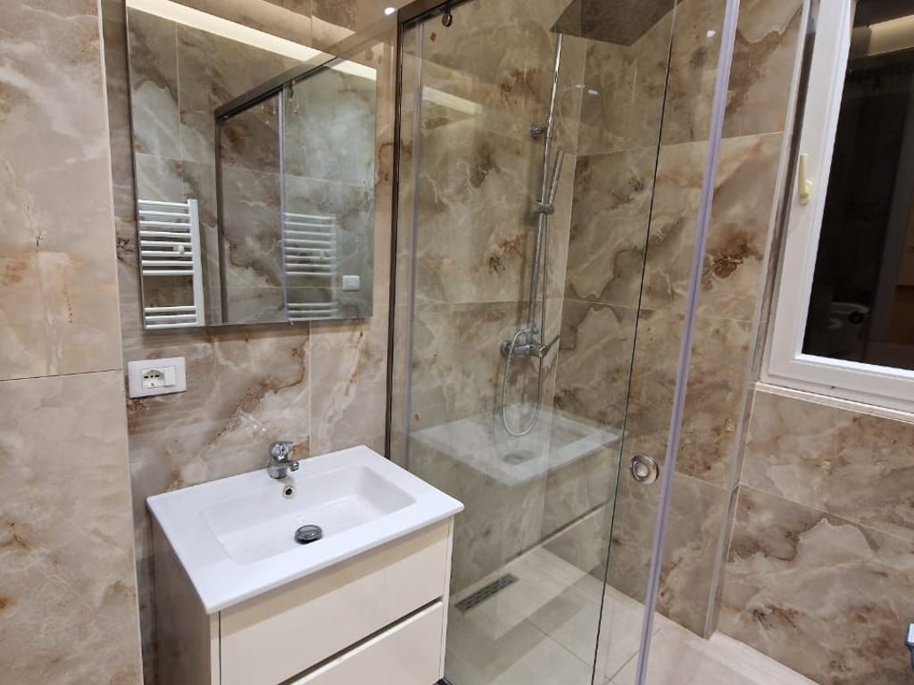 A 2+1 apartment is for rent near the Botanical Garden for 1,000 euros.