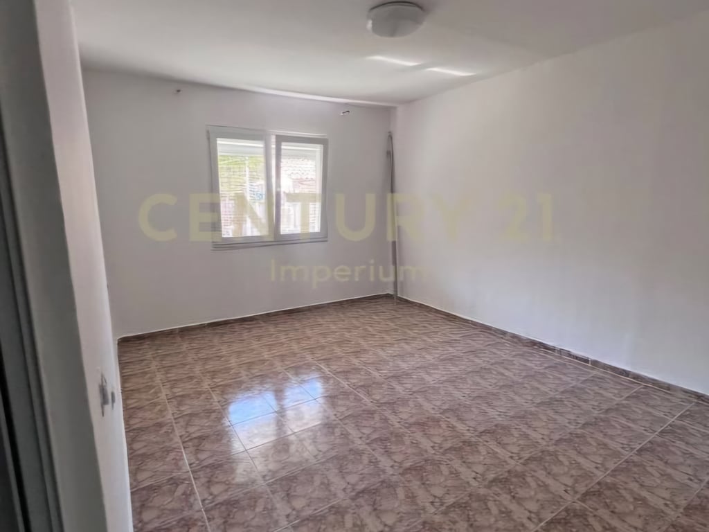 SHITET APARTAMENT 1+1 – KOMBINAT, TIRANË