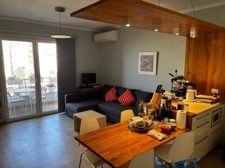 Shitet Apartament 1+1 +2 Poste Parkimi Materniteti i Ri ( Brryli)