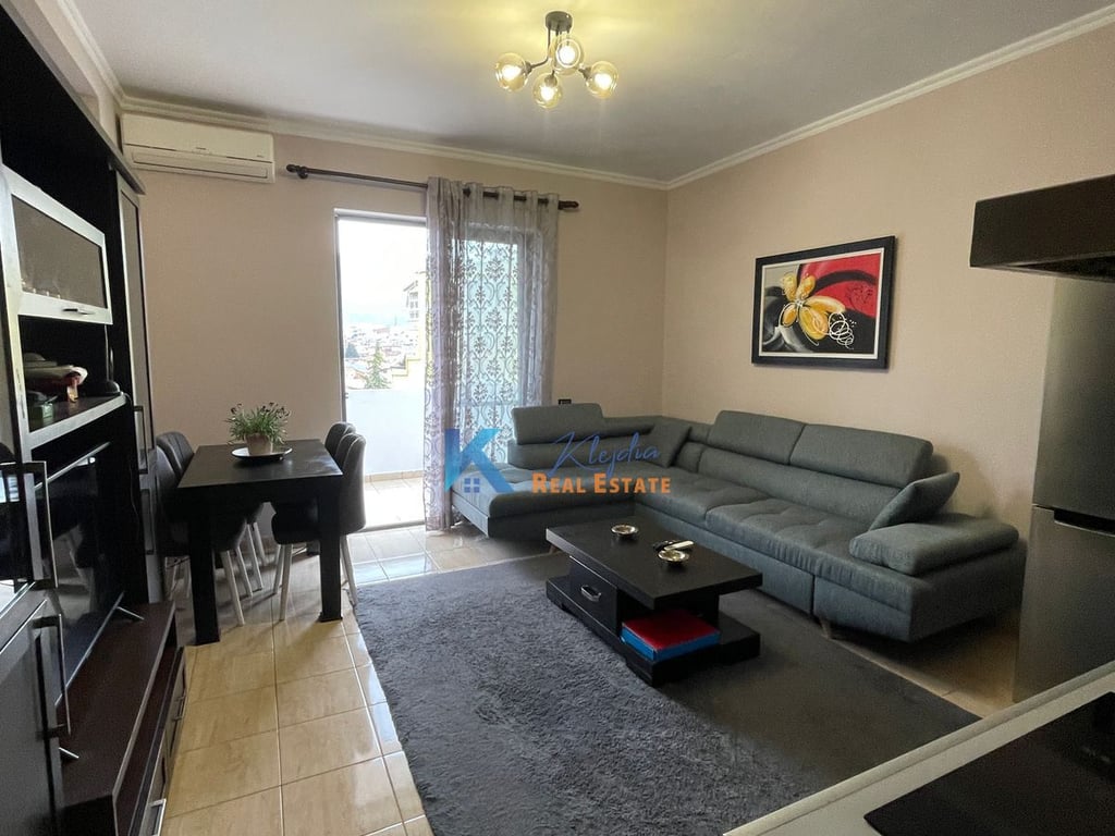 Apartament 1+1 per qira te Selvia, afer Vila Gold