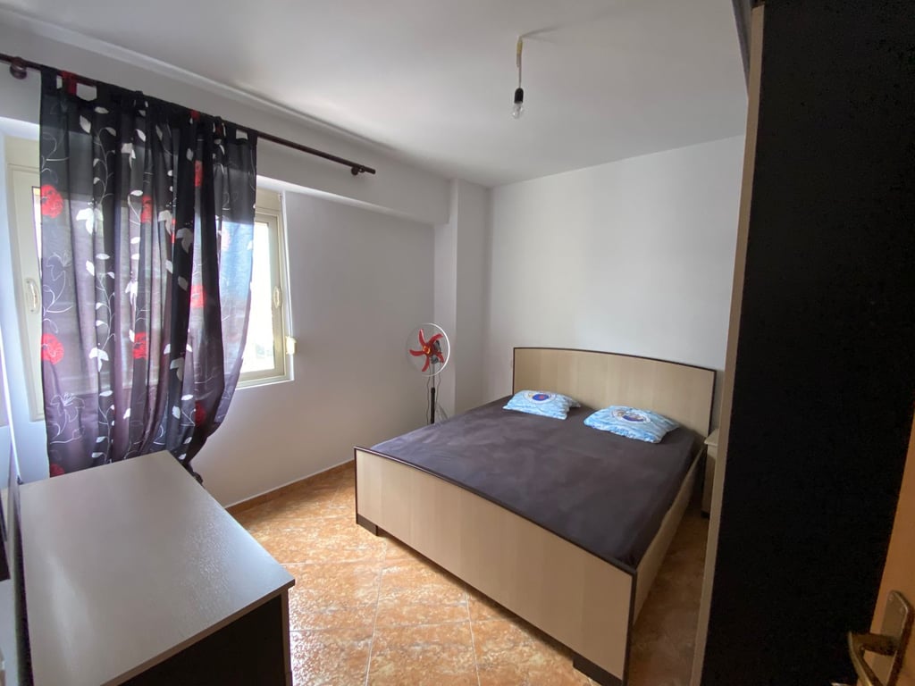 Shitet apartament 1+1 ne plazh, Durres!