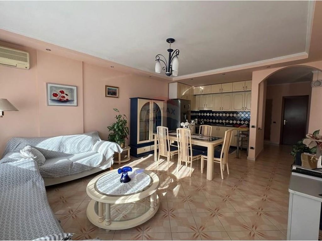 Apartament 2+2+2 per qira Ambasada Amerikane!