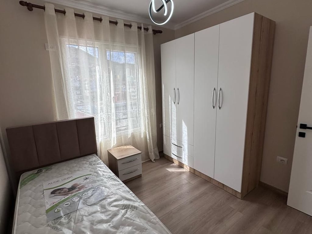 Apartment 2+1 for rent near Selita Mosque in a new building, not previously inhabited, with parking.