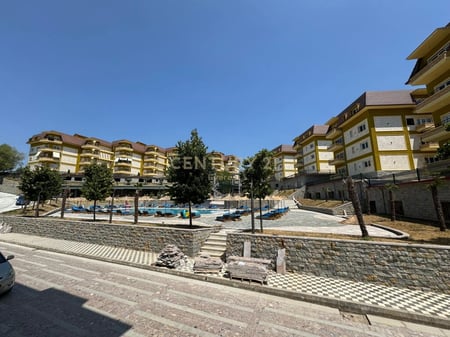 Godinë për Qira në Farkë – Lake Land Residence