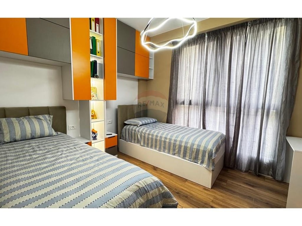 2+1 apartment for rent at Fusha Aviacionit!