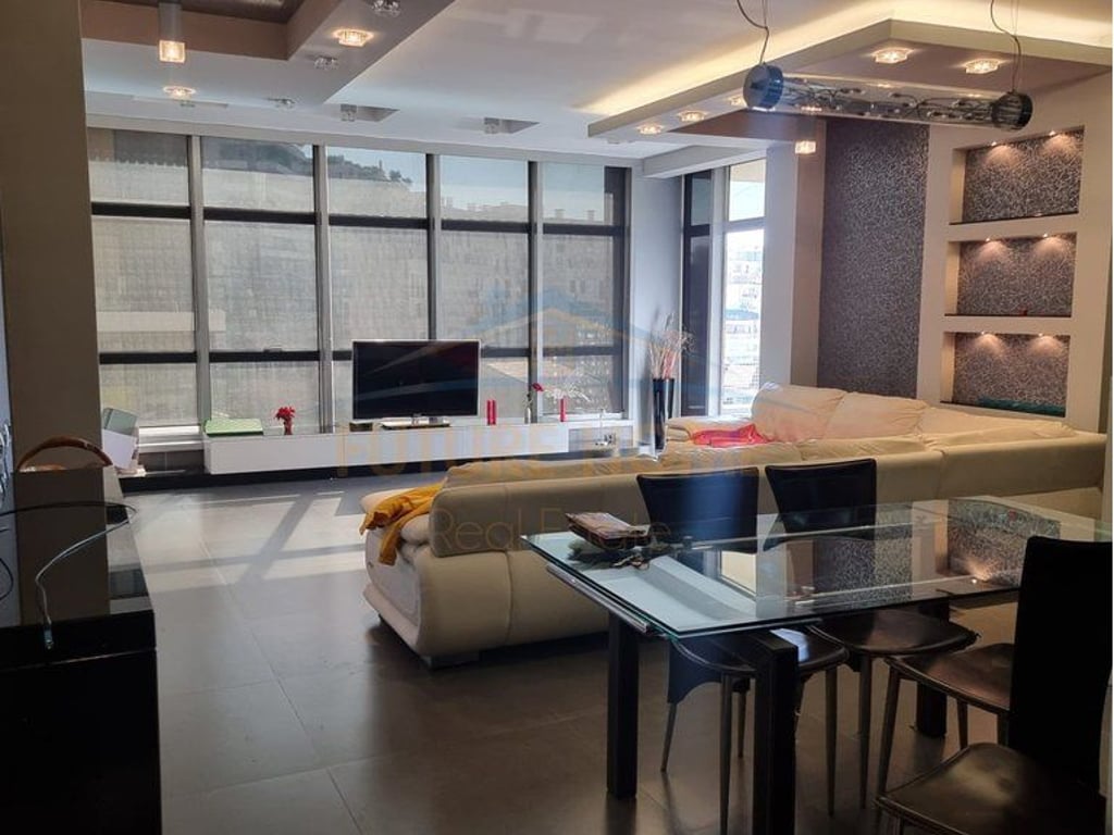 Shitet apartament 2+1+2+post parkimi Selvia