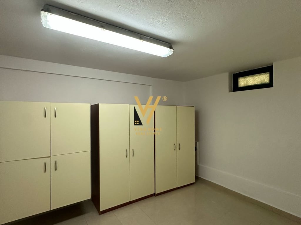 A 220M2 SPACE FOR RENT IN MYSLYM SHYRI 1,750 EURO