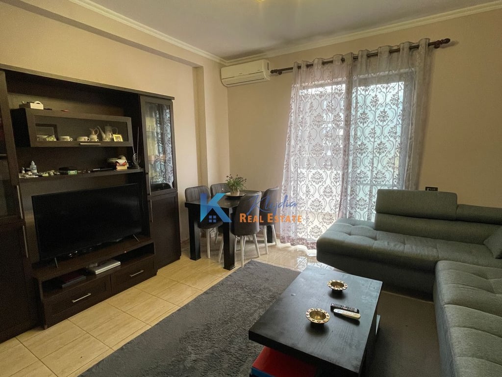 Apartament 1+1 per qira te Selvia, afer Vila Gold