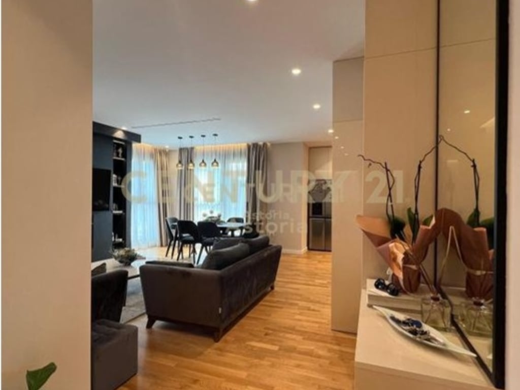 ✨ PENTHOUSE UNIK LUKSOZ ME QIRA – RRUGA E KOSOVARËVE, TIRANË