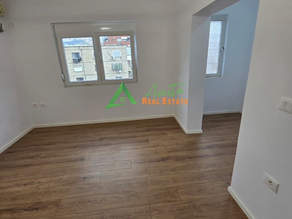 Ali Demi ofrojme per shitje apartament 1+1