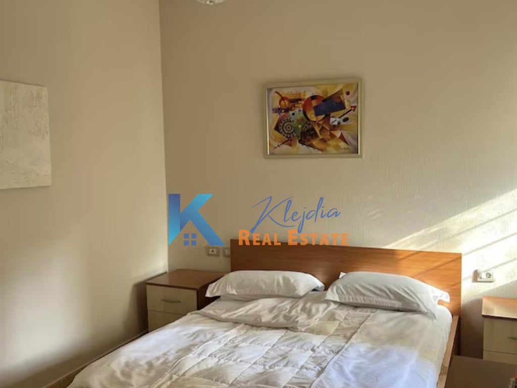 1+1 me qira te Mine Peza