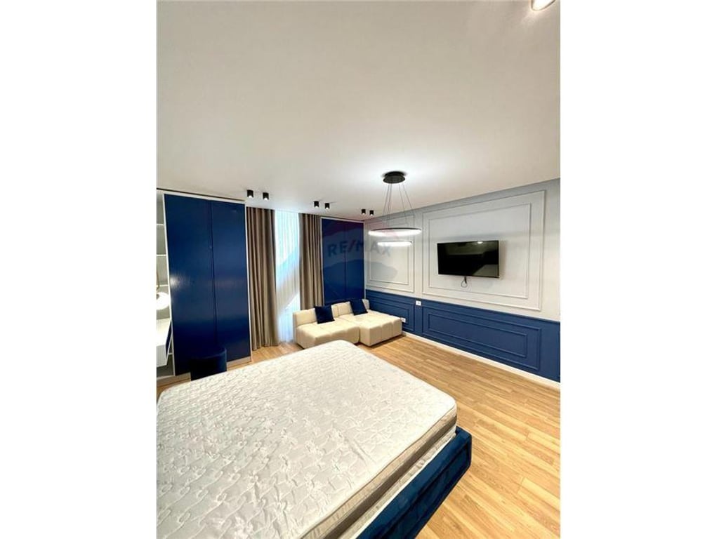 Studio for rent at SQUARE 21!