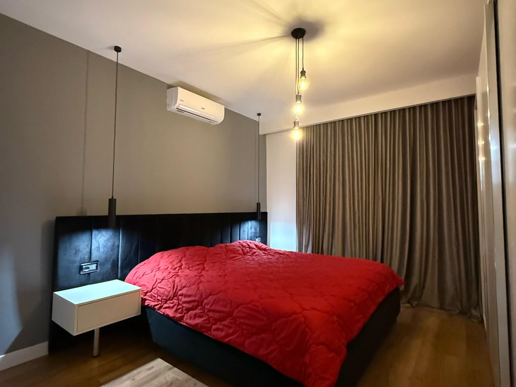 🏡 A modern 1+1 apartment is available in the Paris Commune.