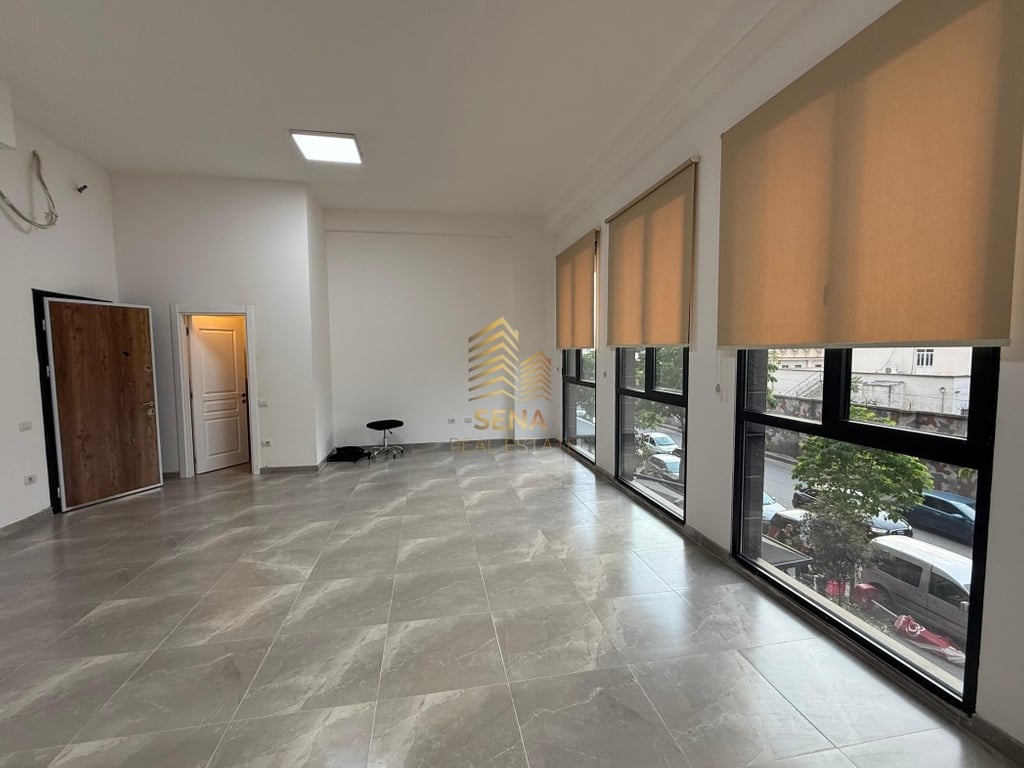 Rent, Business Space, Glass Facade – ASL Complex, 500 Euro/month