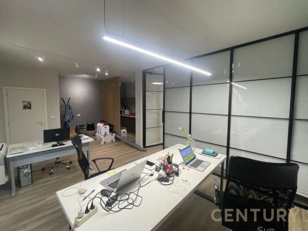 ✨ Ambjente Zyra për Qira pranë Librit Universitar – 108 m²