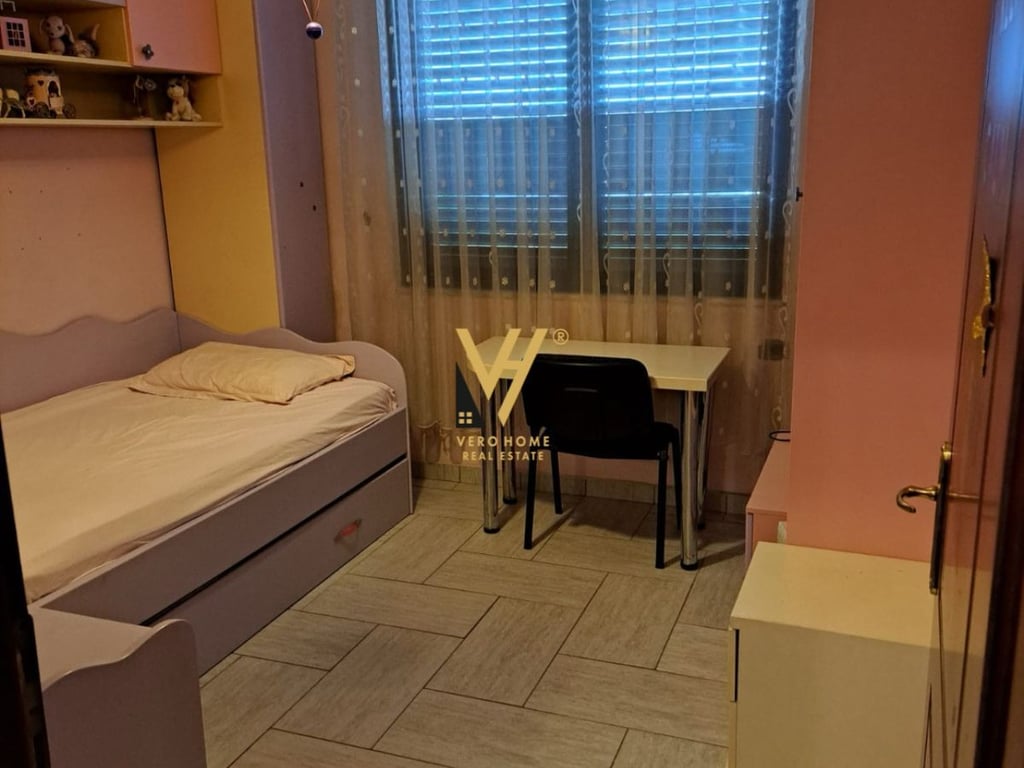 AFFITTASI APPARTAMENTO 3+1+2 A 21 DHJETORI A 900 EURO
