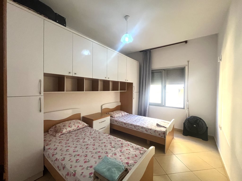 Apartament shumë i gjerë me pamje nga deti 2 / 18