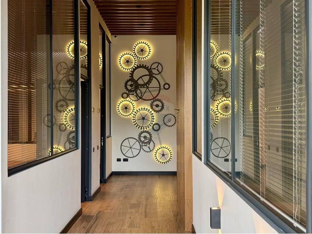 Tirane, jepet me qera ambjent biznesi , 146 m² 1.400 € (Rruga Aleksandër Moisiu)