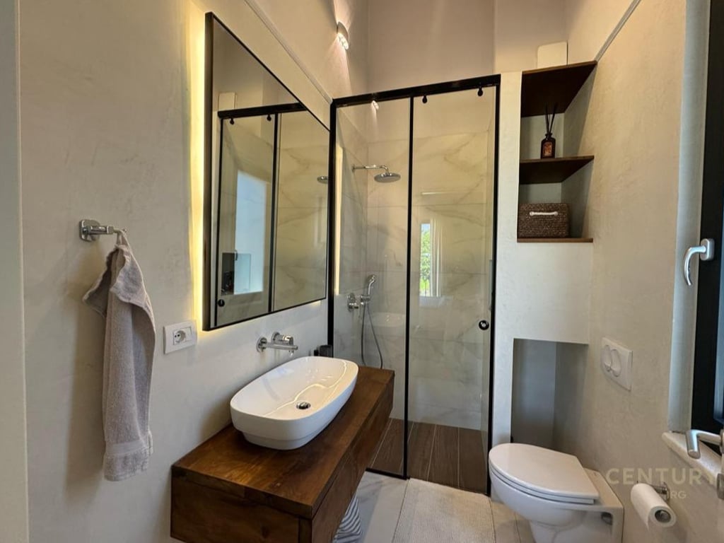 ✨🏡 SHITET APARTAMENT 3+1+2 ME VERANDË DHE 2 POSTE PARKIMI – REZIDENCA PORTA E GJELBËR