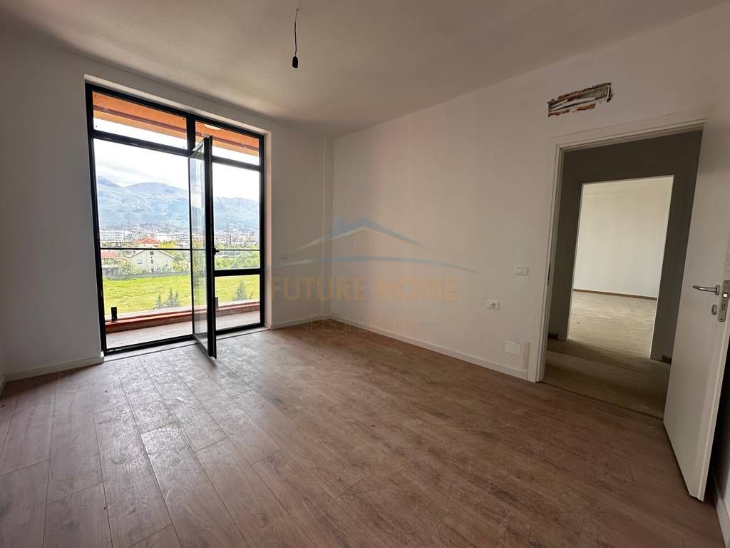 Vendesi Appartamento 1+1+Posto Auto - Via Jordan Misja, Tirana