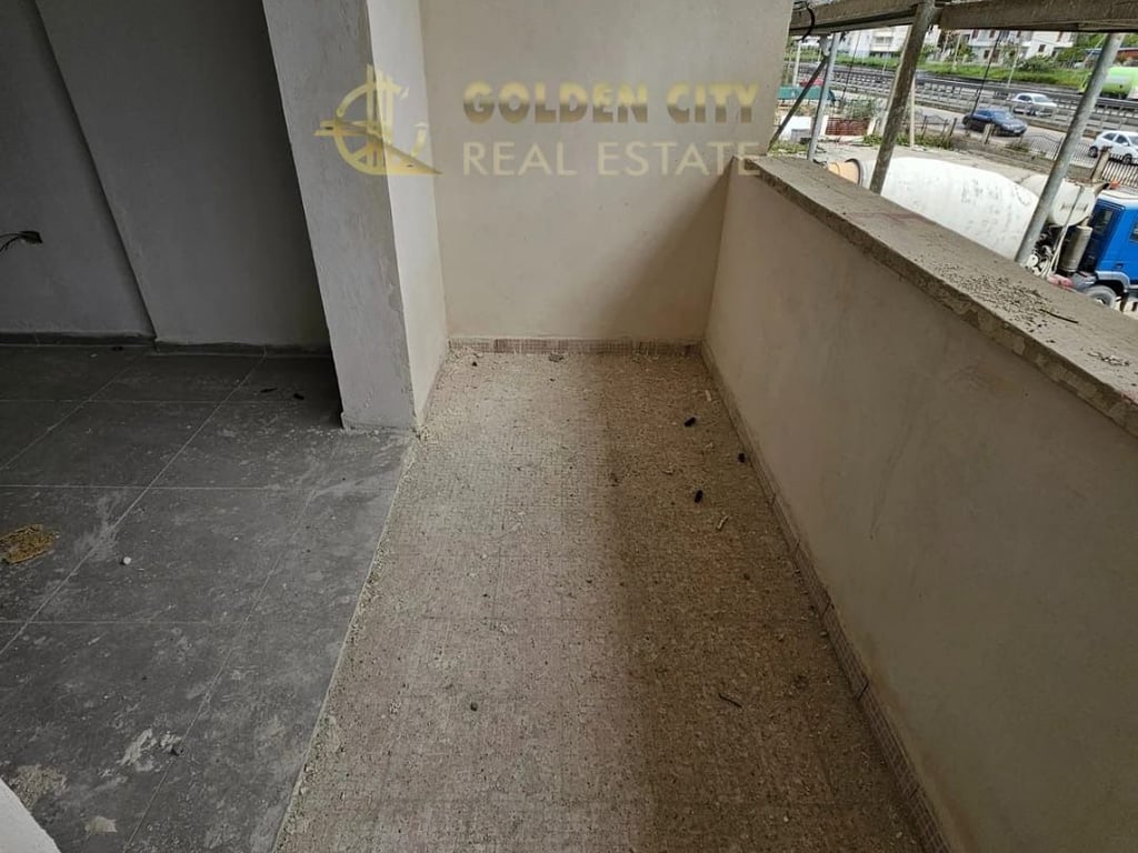 Shitet Apartament 1+1 