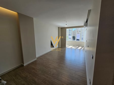 JEPET ZYRE 120 M2 ME QERA TE ZOGU I ZI 1.400 EURO