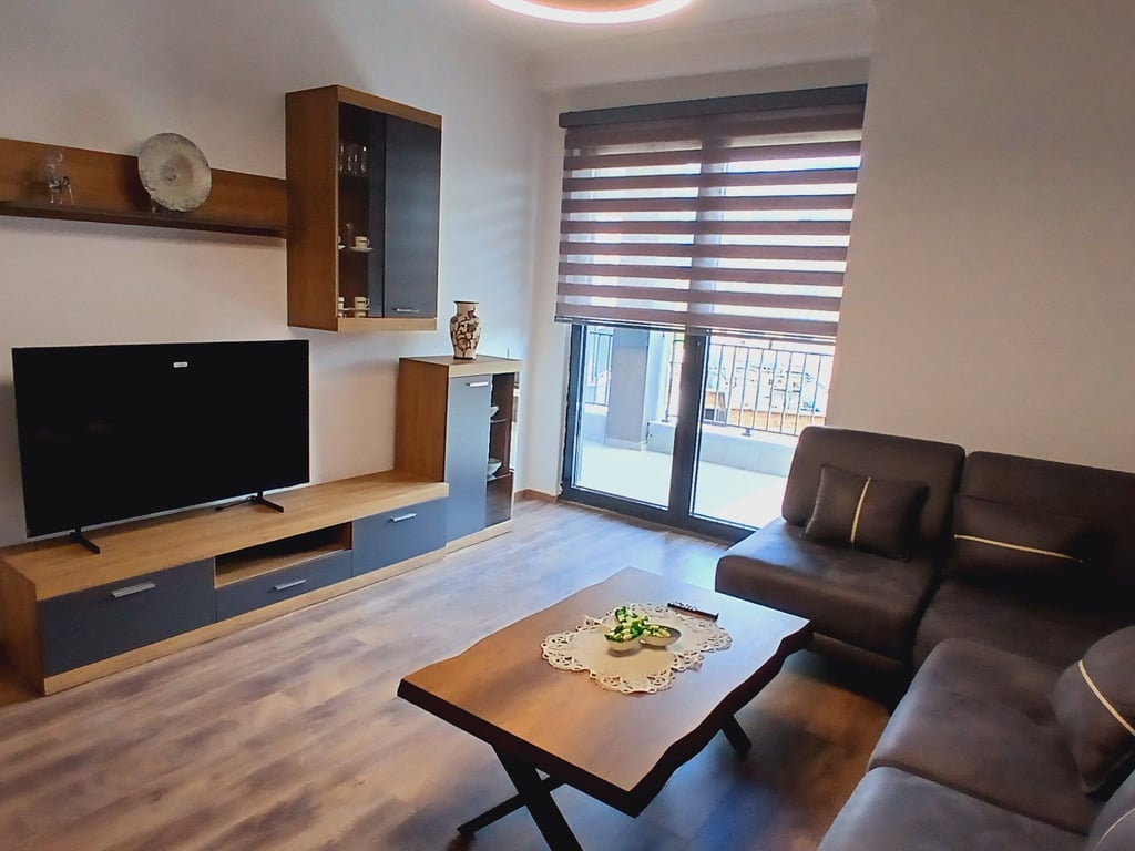 Apartament 2+1+ parkim per qira te Pazari i ri