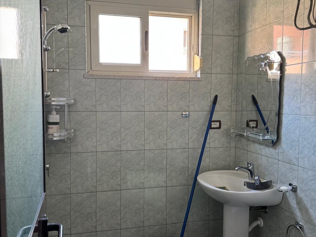 Affittasi appartamento 1+1, via 5 Maggio 450 mila lekë.