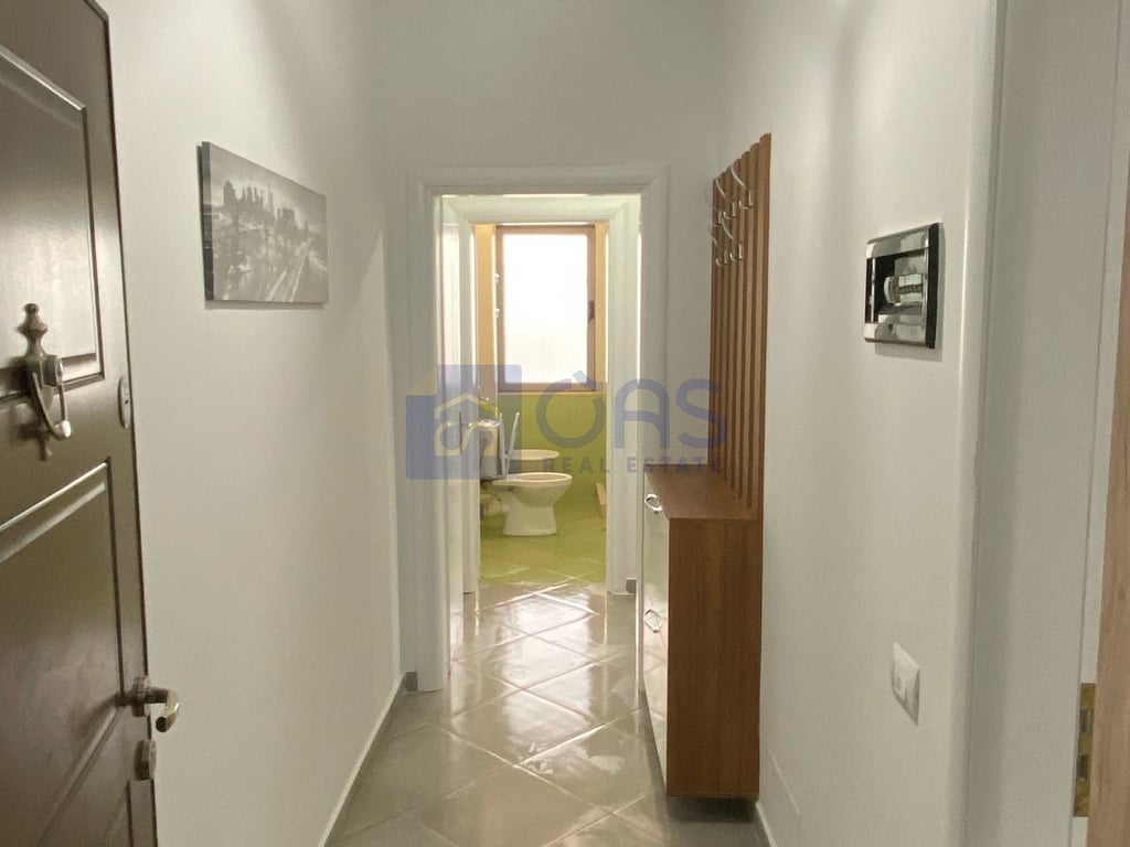 Affittasi appartamento 1+1 ad Astir 400 euro.