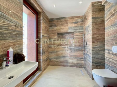 ✨ Qira, Zyrë Moderne – 70 m² – Rruga e Kavajës